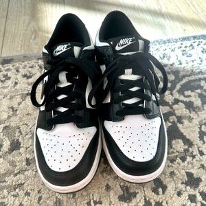 Lightly worn Nike Pandas - Size: Boys, 6